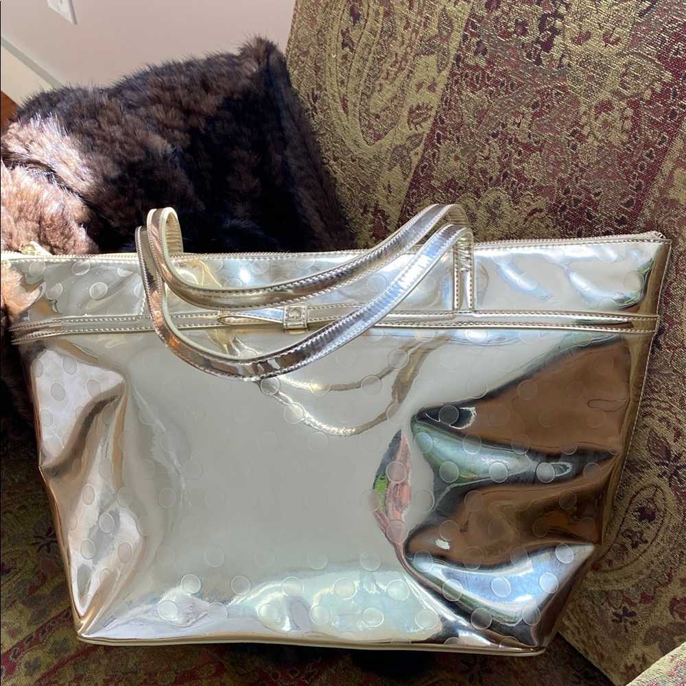 Kate Spade gold bag NWT Sized for day wear or carry on - Picture 4 of 12